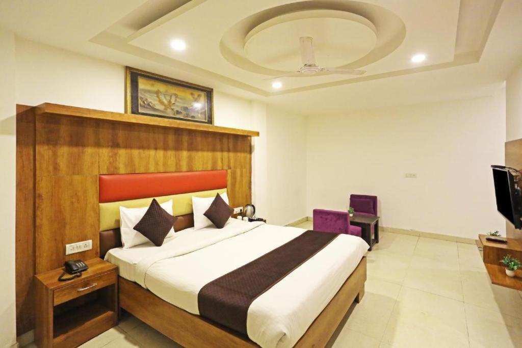 Hotel Urban Luxury Neu-Delhi Exterior foto